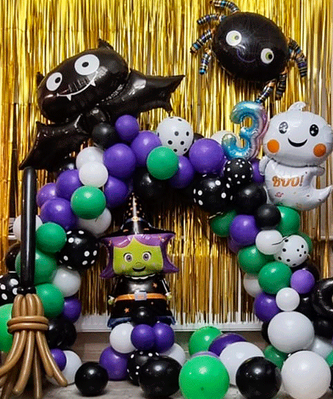 №8 Фотозона и шаров на Хэллоуин 6500р.: арка 3м., паук, привидение, летучая мышь, ведьмочка, метла, 10 шаров на пол