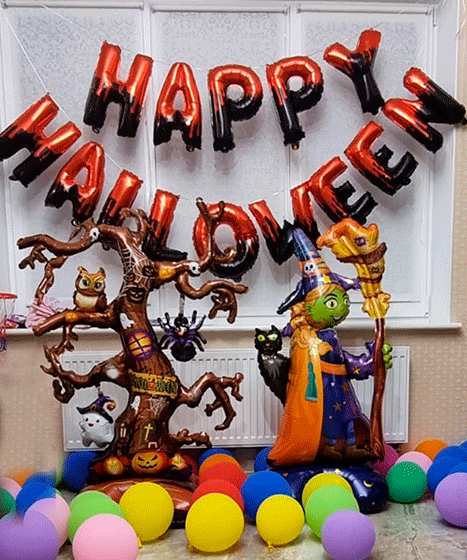 №8 Фотозона из шаров на Хэллоуин 3500руб.: надпись подвесная, две ходячих фигуры высотой 120-130см и 20 шаров на пол с воздухом