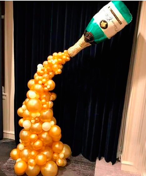 №9.30 Шары на Новый Год - Горка с шампанским 2500 руб., высота изделия 2 метра. Цвет шаров можно изменить