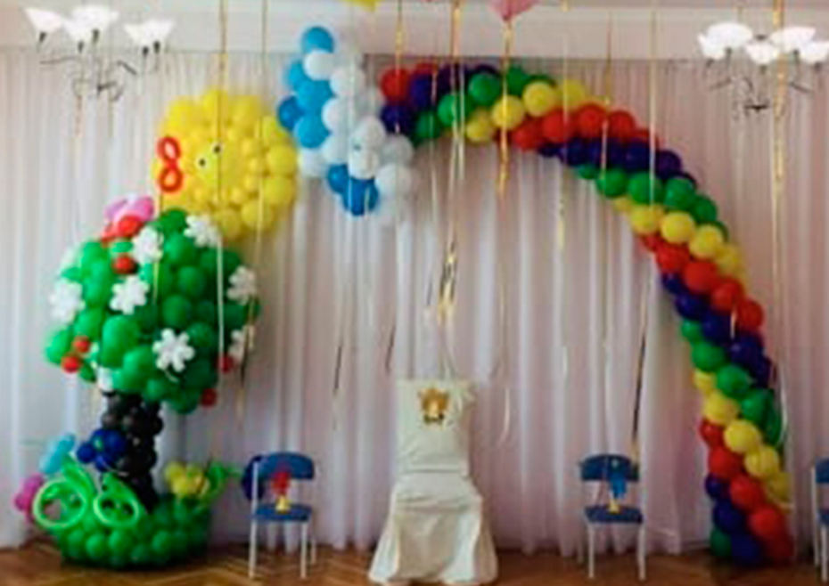 №6.58 Украшение зала шарами в детском саду 12000 руб., 5 метров. Цвет и количество шаров можно изменить.